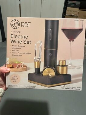 RBT Electric Wine Set - Black and Gold 5-Piece